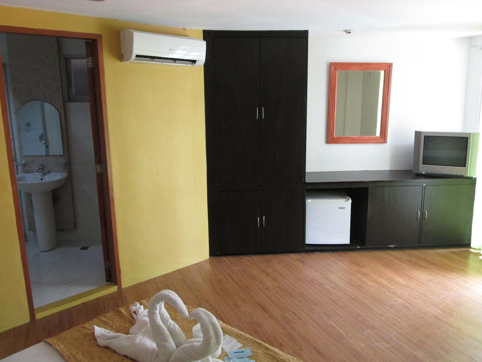 Quoalla Hotel Boracay Balabag  Bagian luar foto